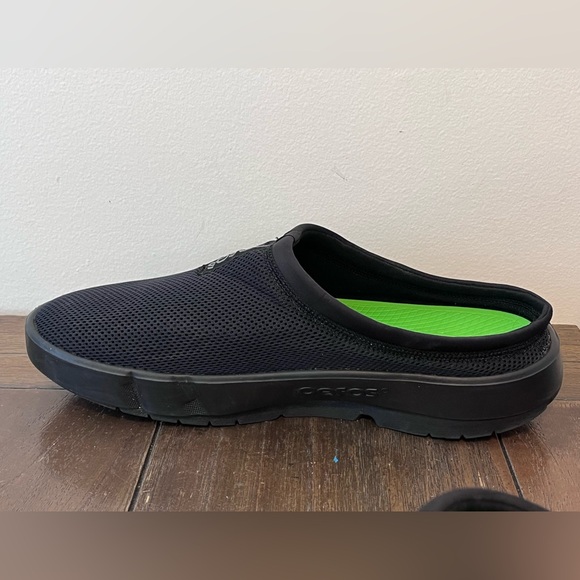 OOFOS Black Slip-On Loafers - Picture 4 of 10